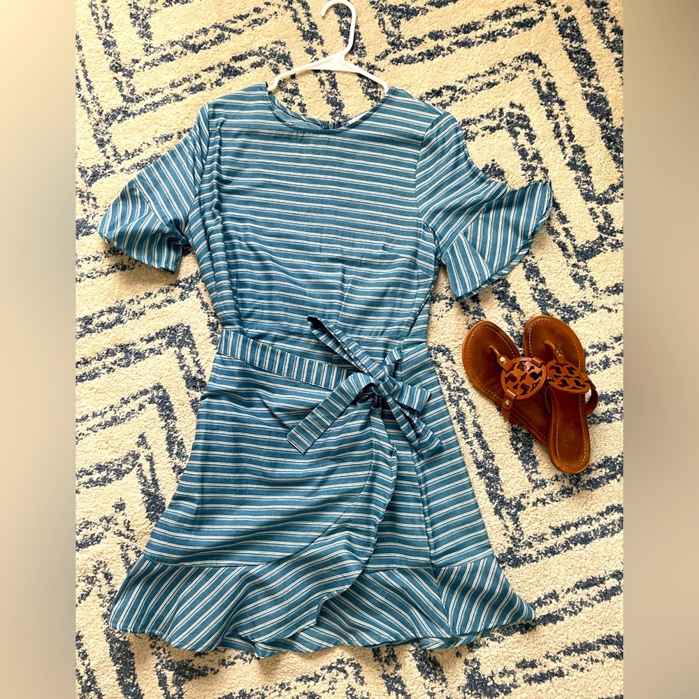 Tie waist dress